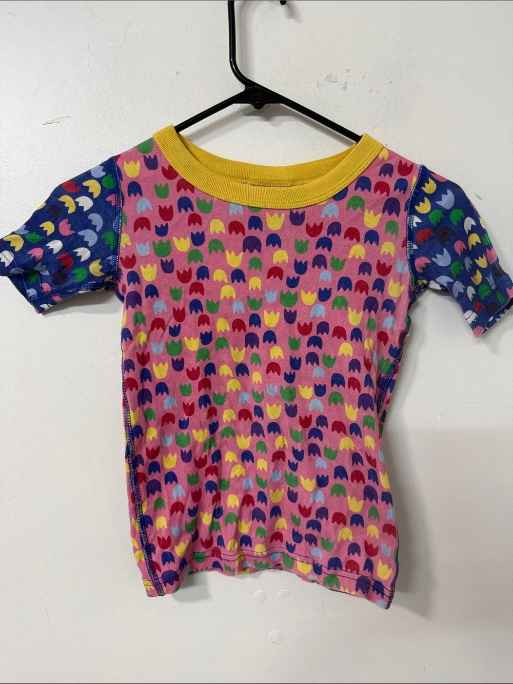 Hanna Andersson Pink Multi Tulip Print Tee with Yellow Trim